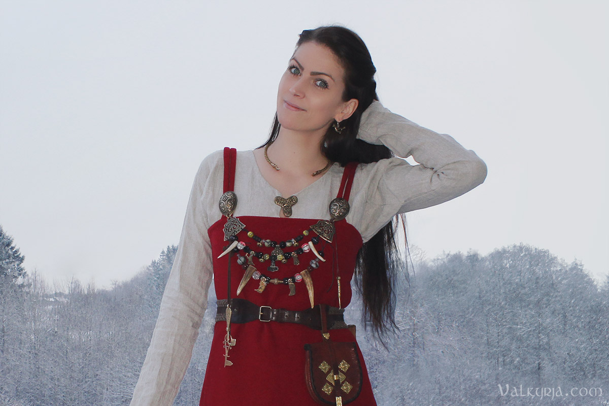 Valkyrja.com  Viking clothing, Viking costume, Viking dress